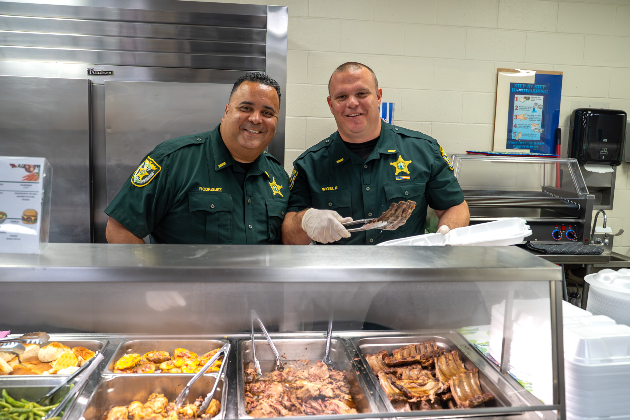 Corrections deputies serving food jail